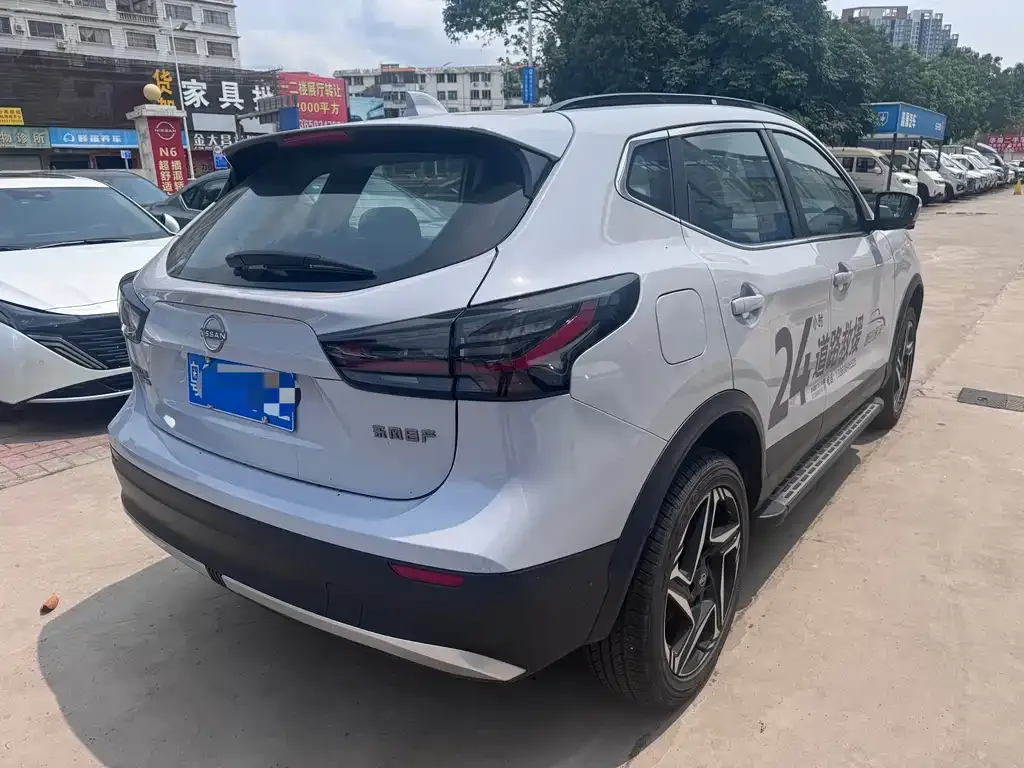 Nissan Qashqai — фото 9