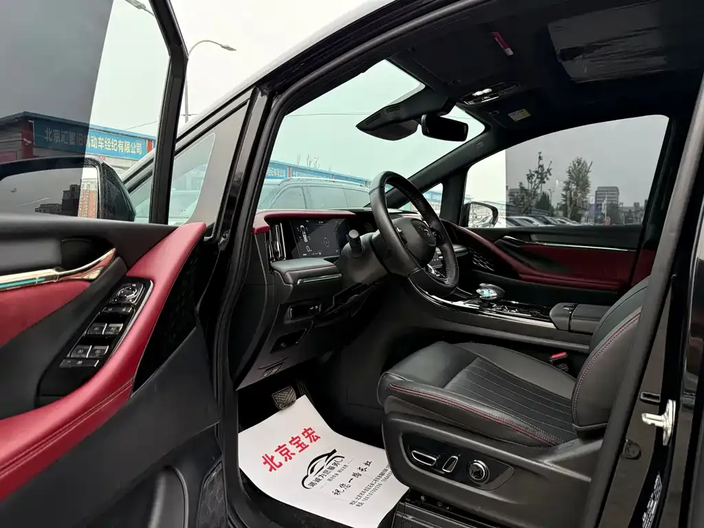 GAC Motor Trumpchi M8 — фото 10