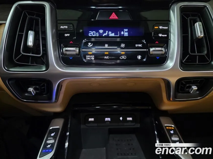 Kia Sorento — фото 9