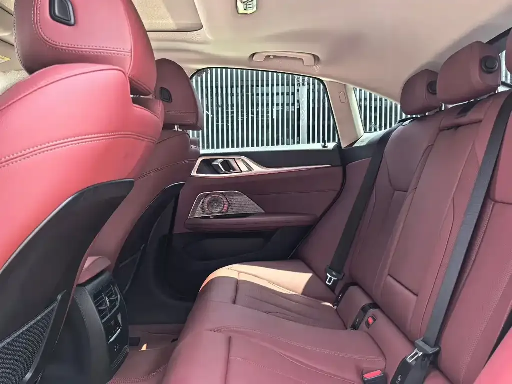 BMW i4 2024 из CN, фото 3