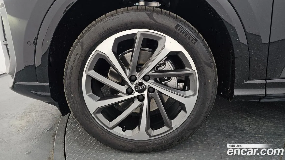 Audi Q5 2025 из KR, фото 9