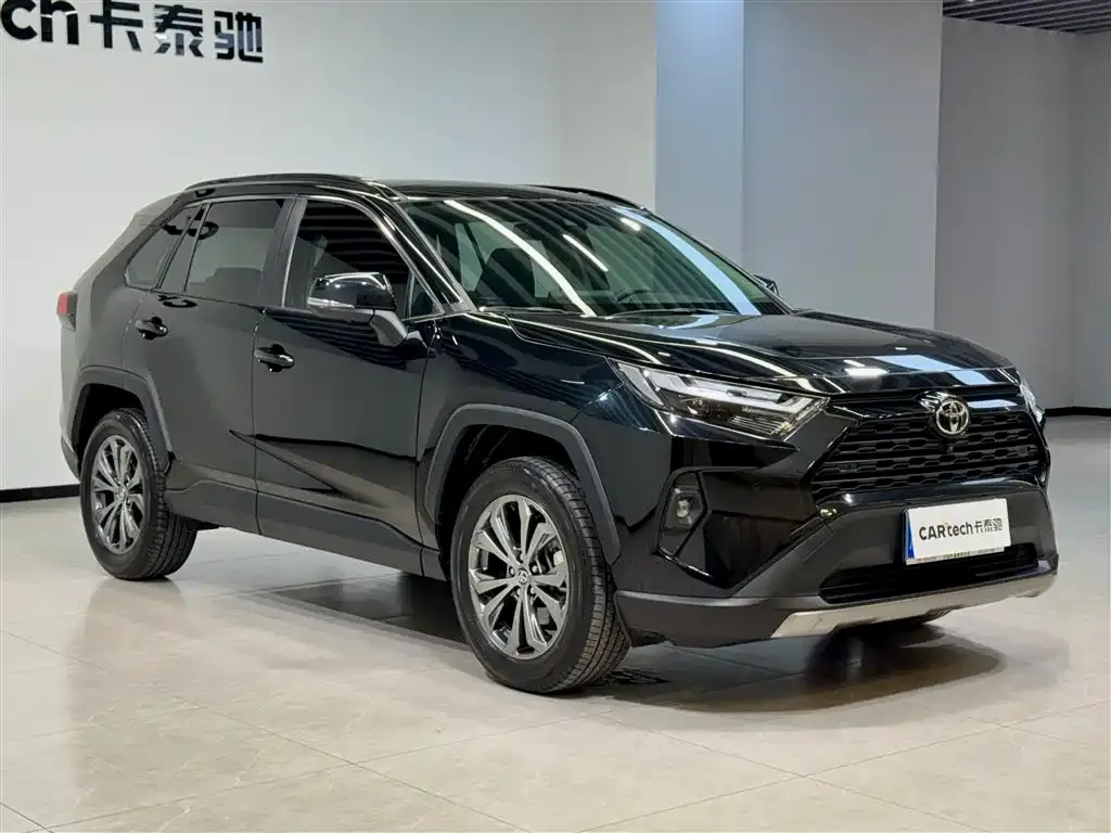 Toyota RAV4 — фото 2