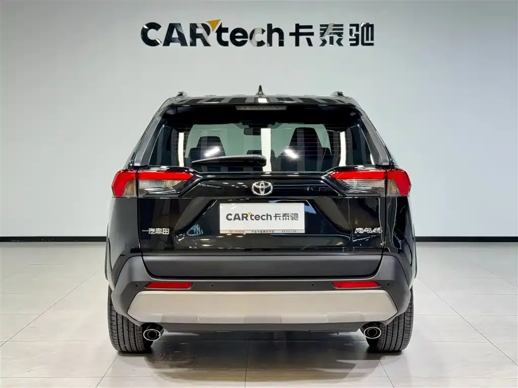 Toyota RAV4 — фото 3
