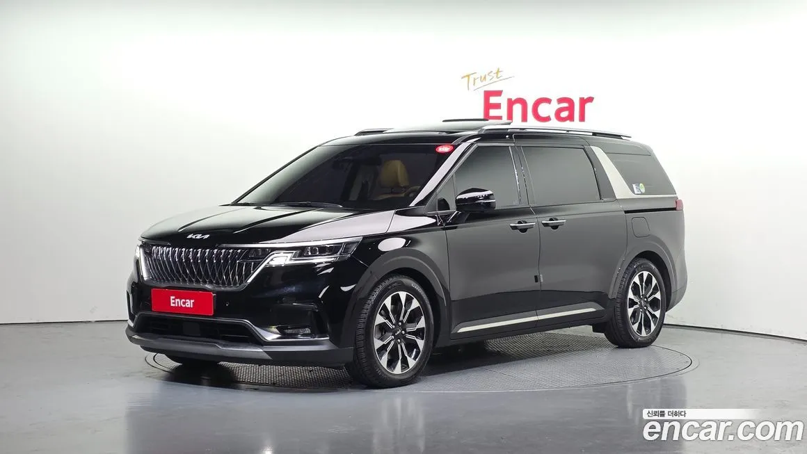 Kia Carnival — фото 1
