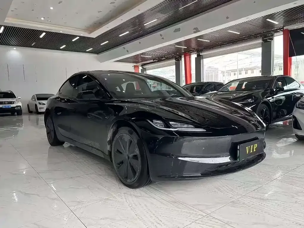 Tesla Model 3 — фото 9