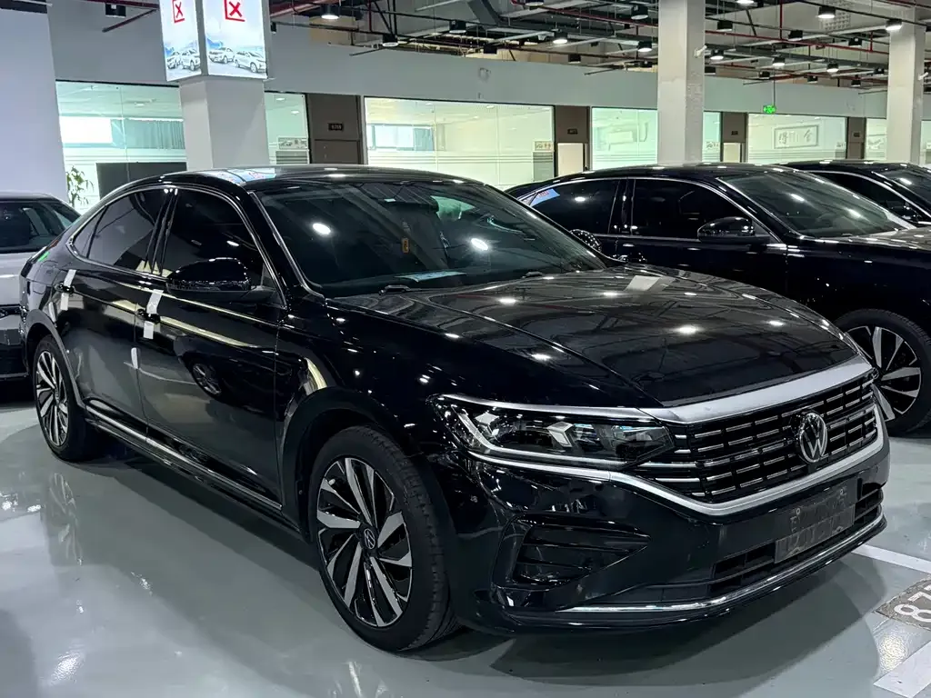 Volkswagen Passat — фото 1
