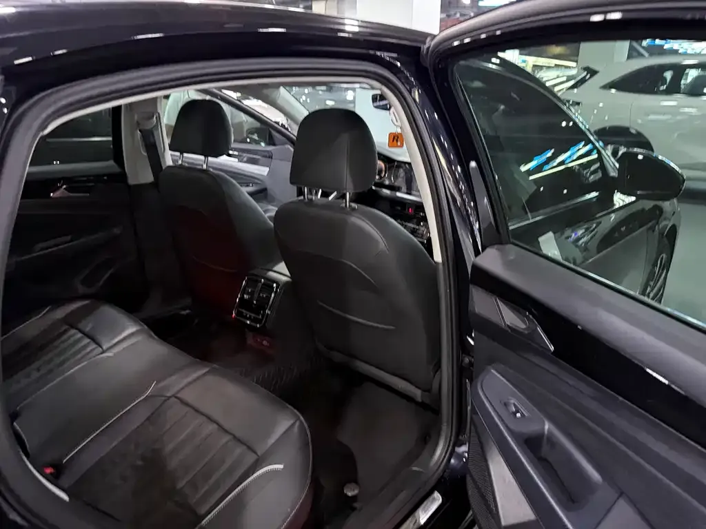 Volkswagen Passat — фото 6