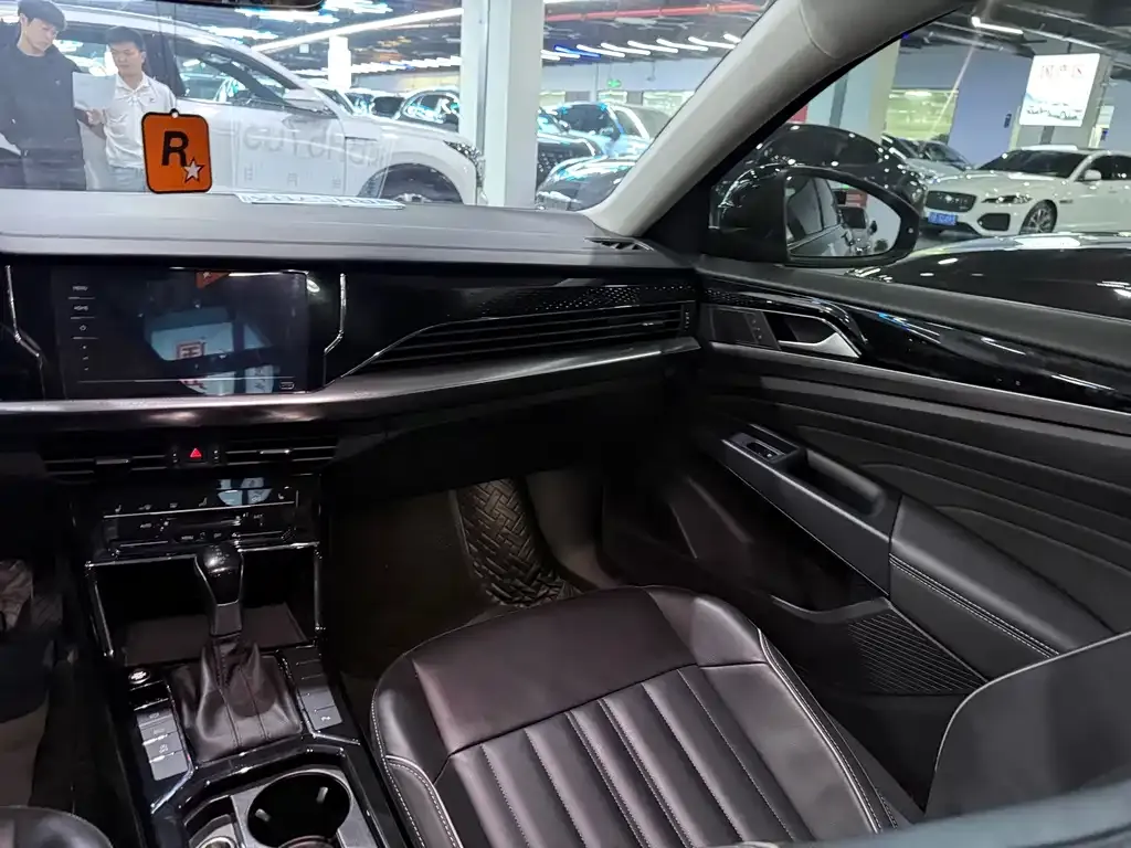 Volkswagen Passat — фото 7