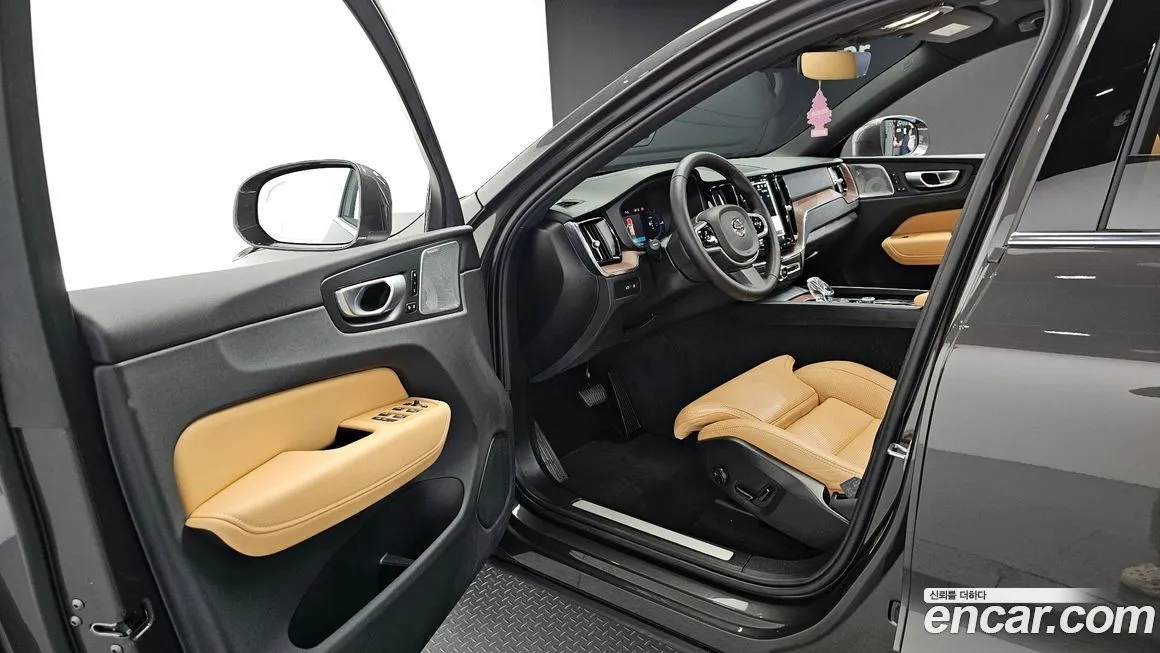 Volvo XC60 2024 из KR, фото 8