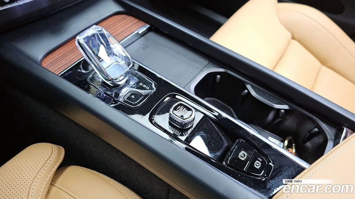 Volvo XC60 2024 из KR, фото 6