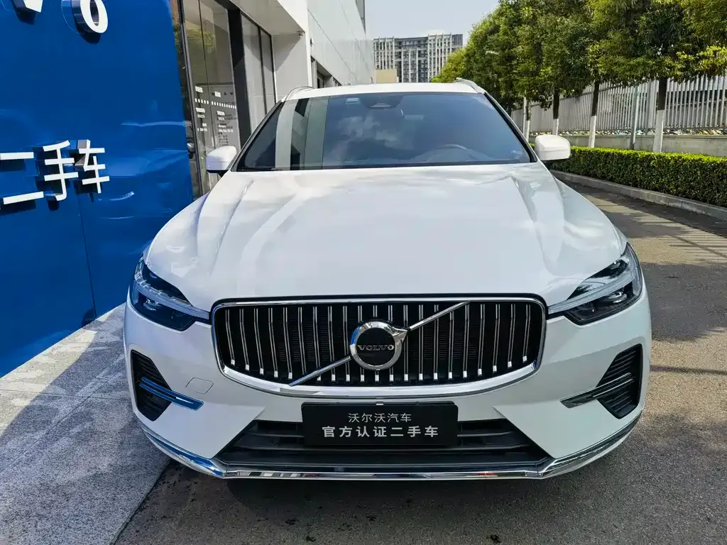 Volvo XC60 — фото 9