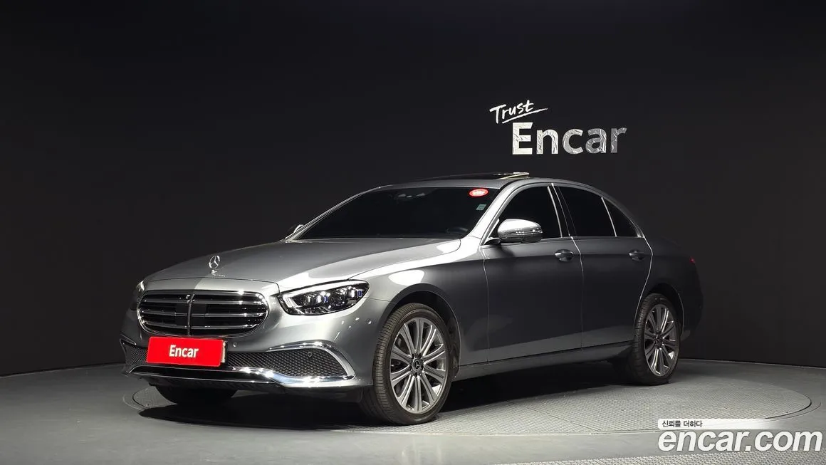 Mercedes-Benz E-Class — фото 1