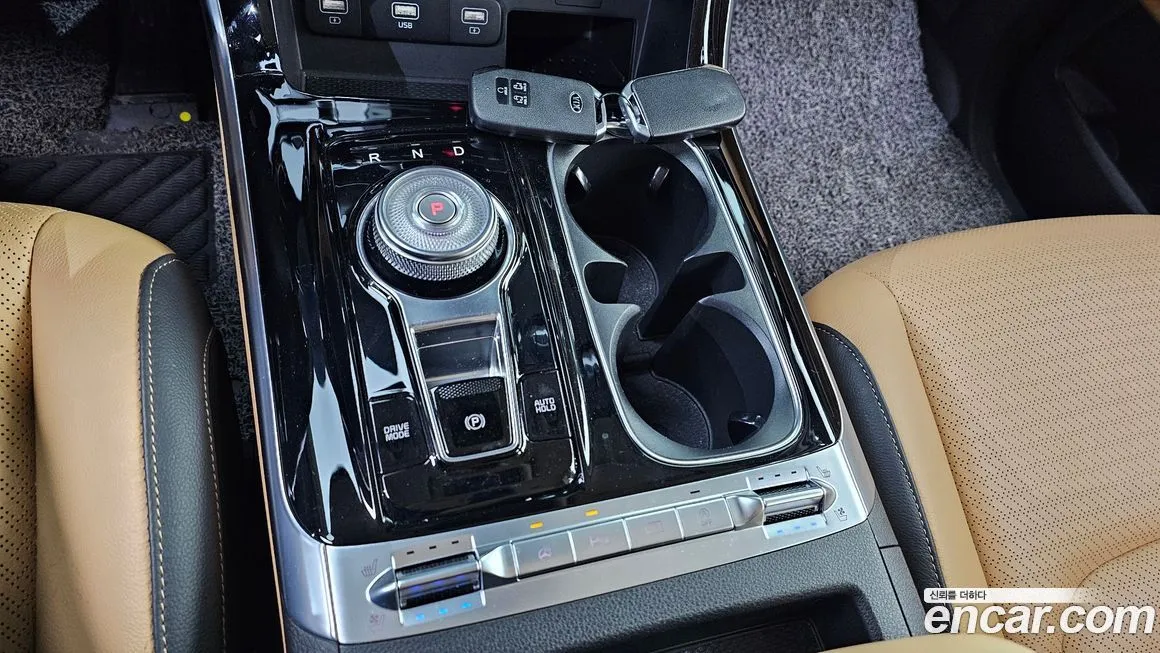 Kia Carnival — фото 10