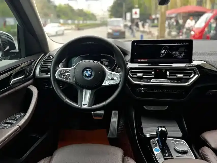 BMW iX3 — фото 3