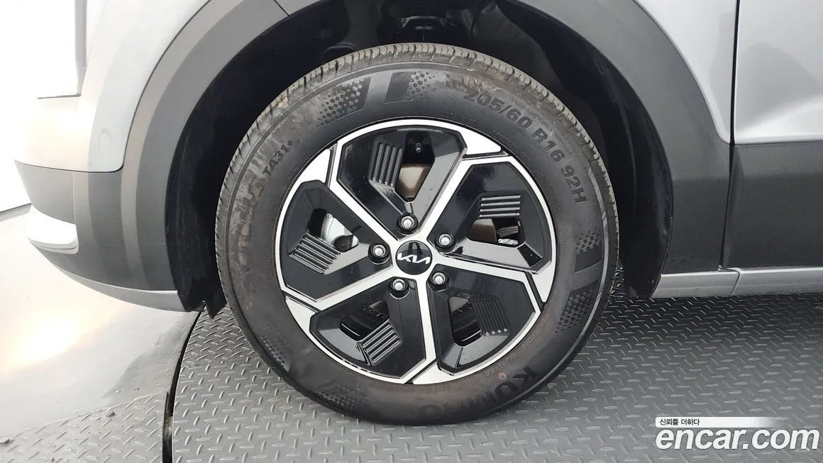Kia Niro — фото 10