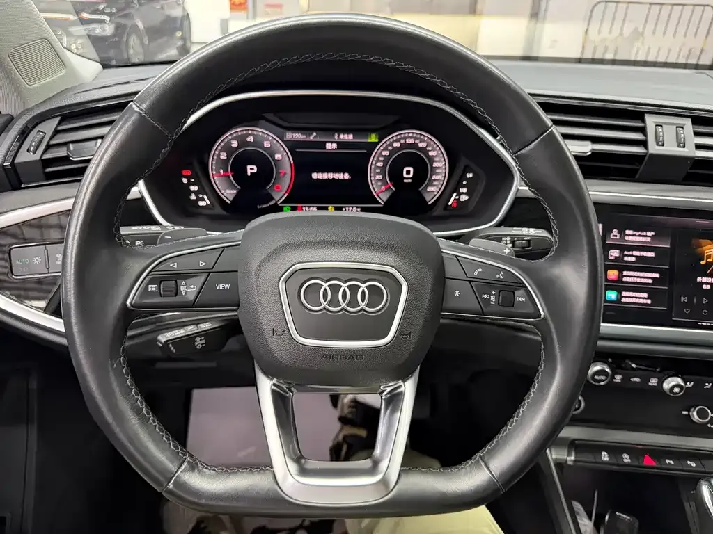 Audi Q3 — фото 5