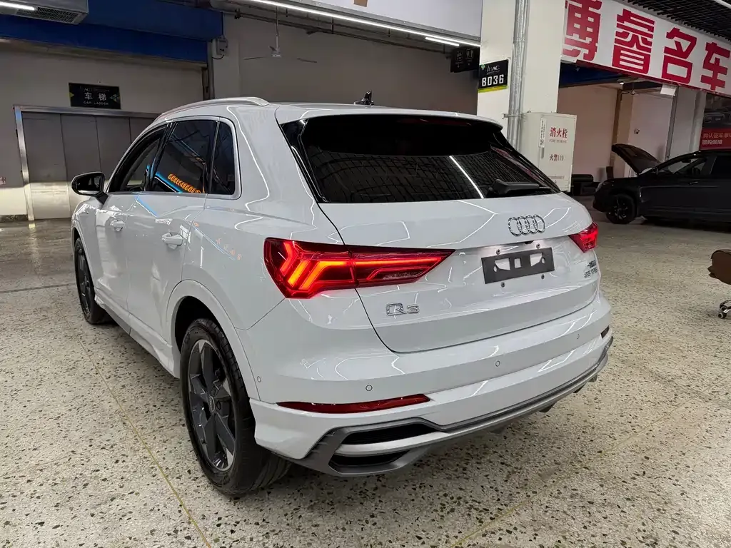 Audi Q3 — фото 10