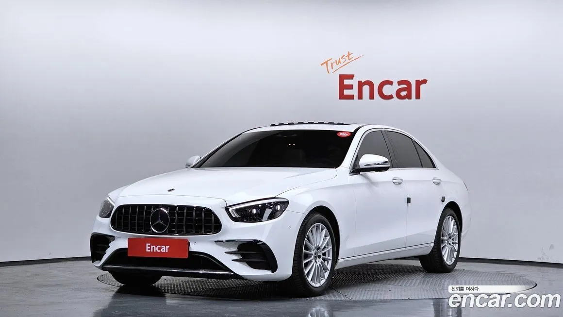 Mercedes-Benz E-Class — фото 1