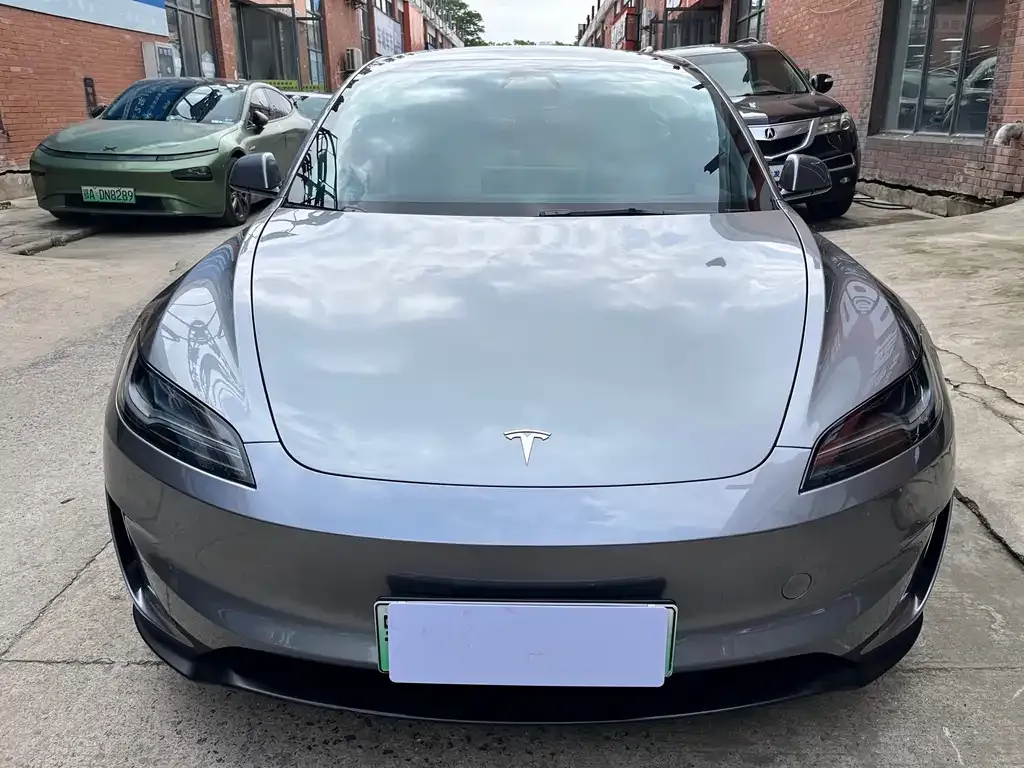 Tesla Model 3 — фото 3