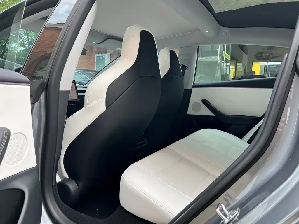 Tesla Model 3 — фото 2