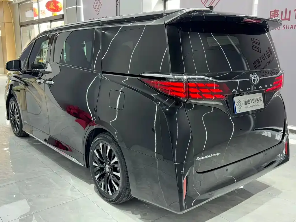 Toyota Alphard — фото 6
