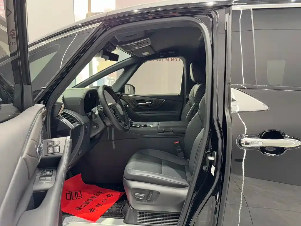 Toyota Alphard — фото 10