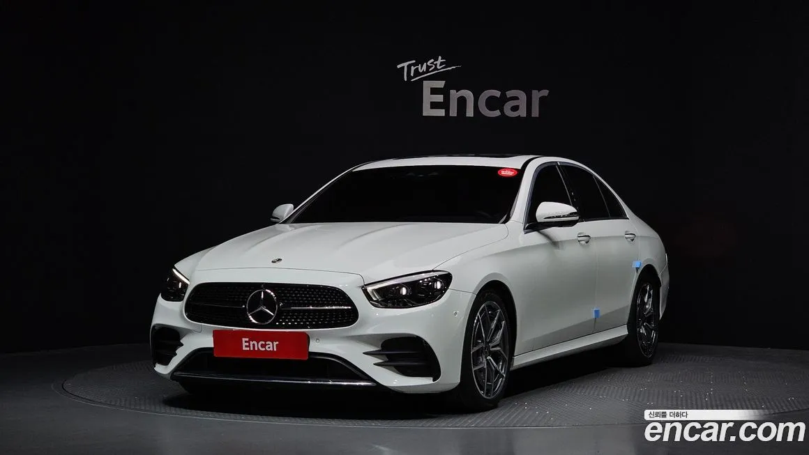 Mercedes-Benz E-Class — фото 1