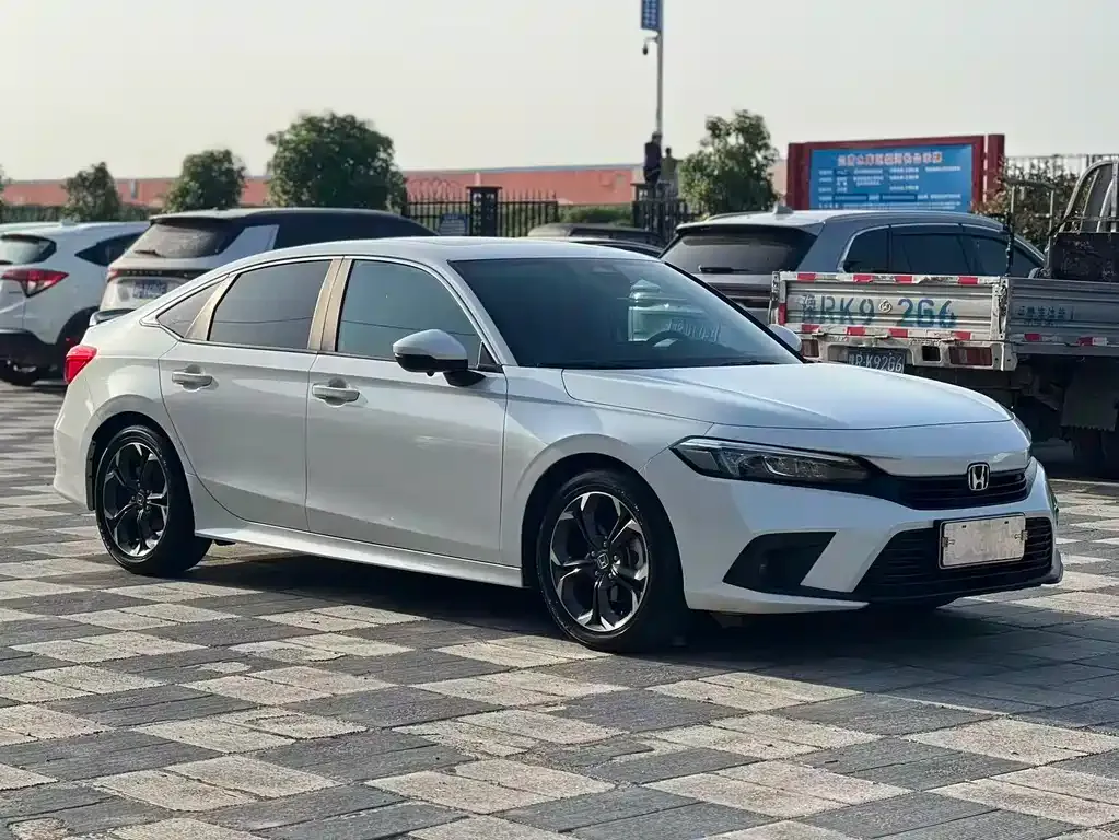 Honda Civic — фото 8
