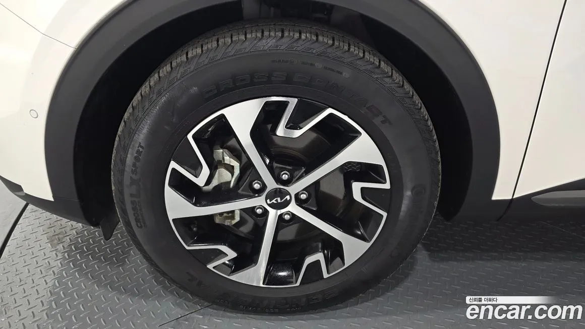 Kia Sportage — фото 8