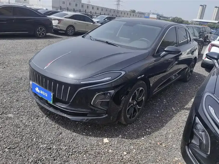 Hongqi E-QM5