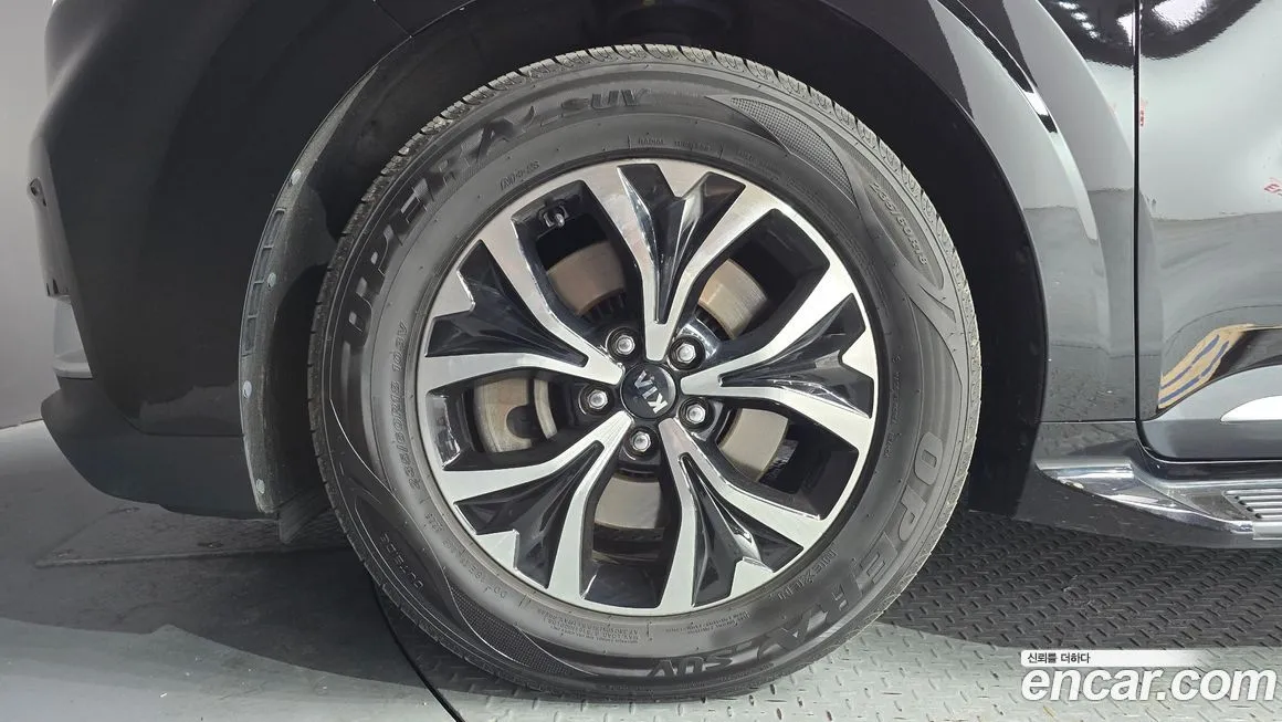 Kia Carnival — фото 10