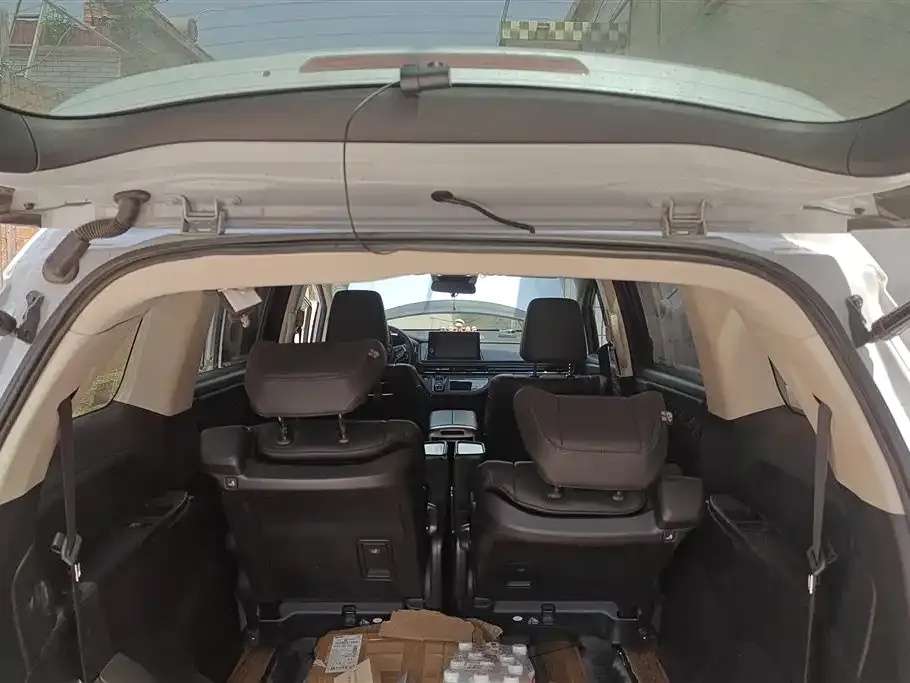 Honda Elysion 2023 из CN, фото 4