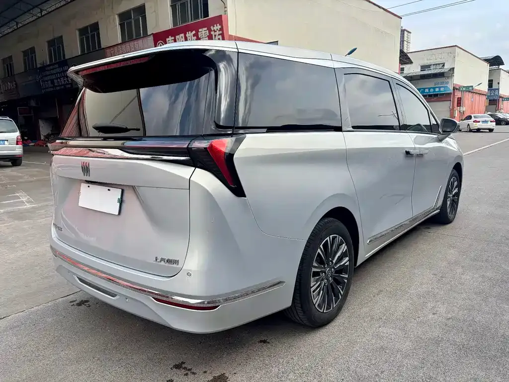 Buick GL8 Hybrid — фото 4