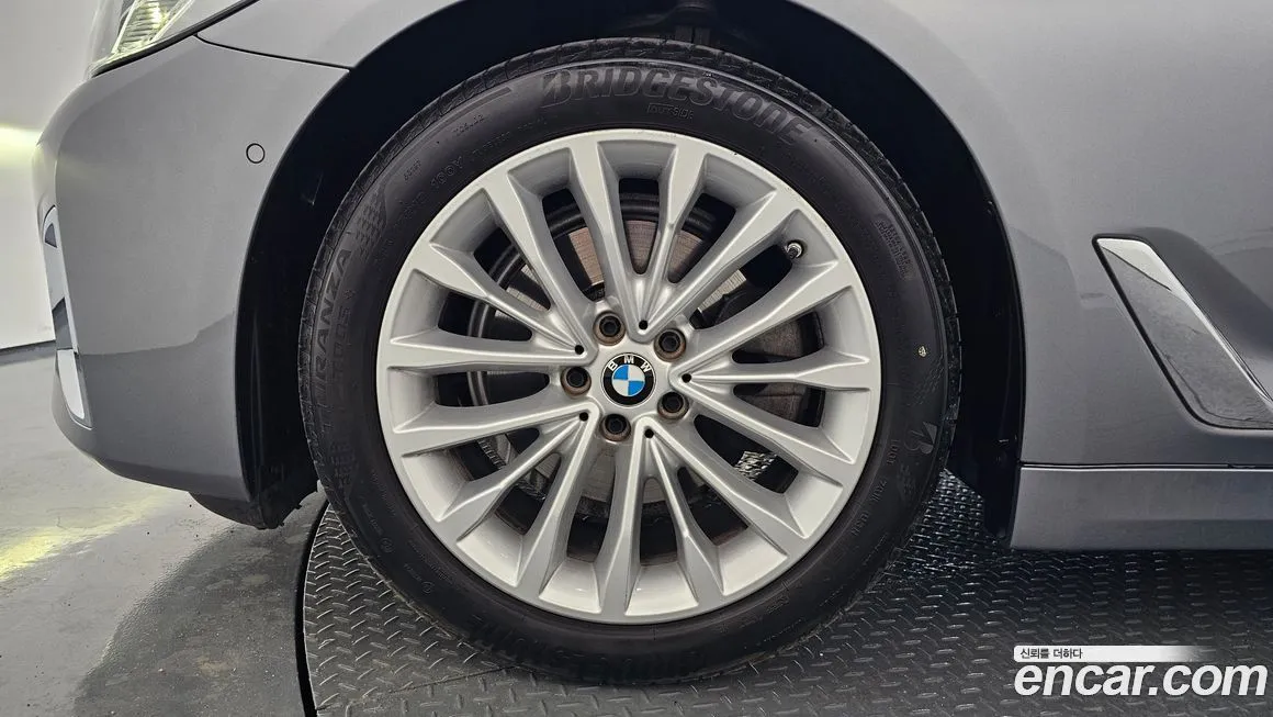 BMW 5-Series 2023 из KR, фото 4