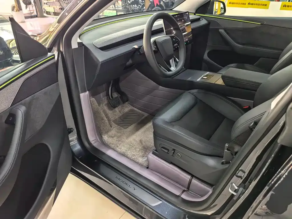 Tesla Model Y — фото 7