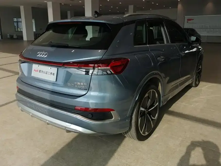 Audi Q4 e-tron — фото 10