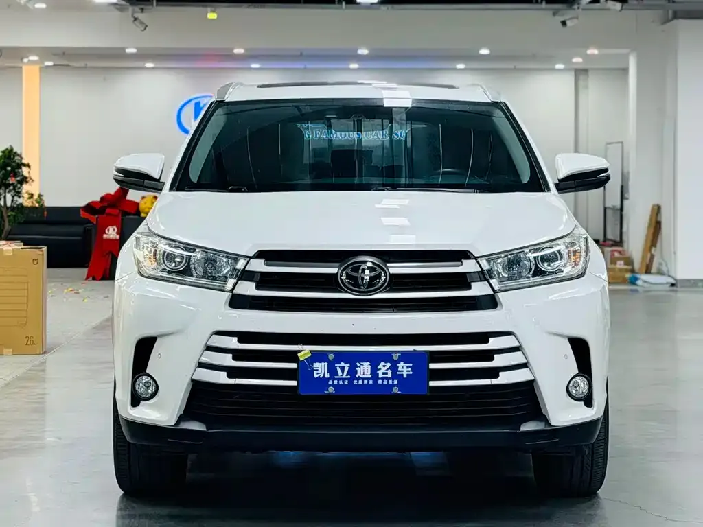 Toyota Highlander — фото 6