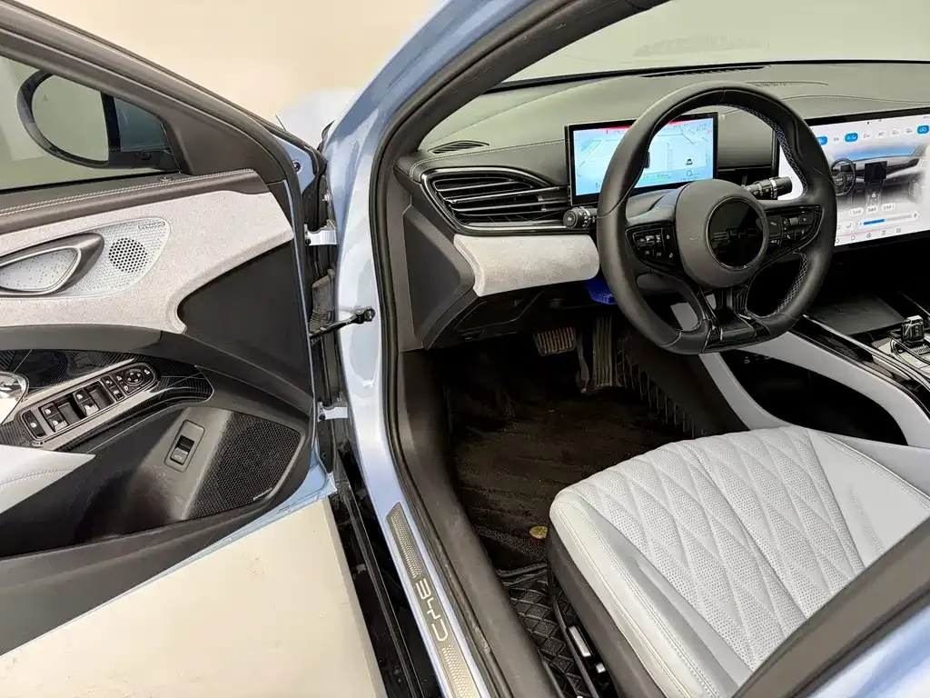 BYD Seal — фото 9