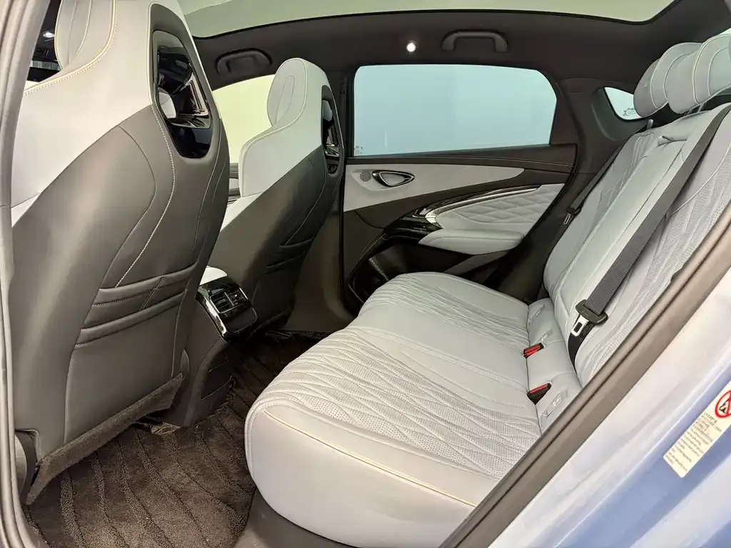 BYD Seal — фото 4