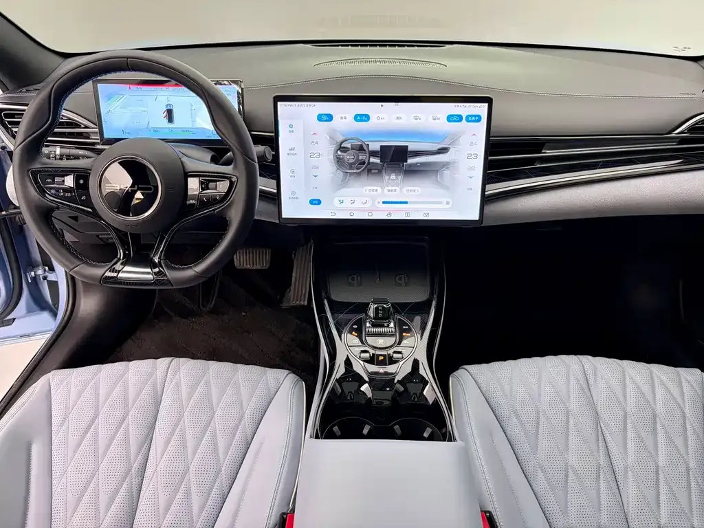 BYD Seal — фото 10
