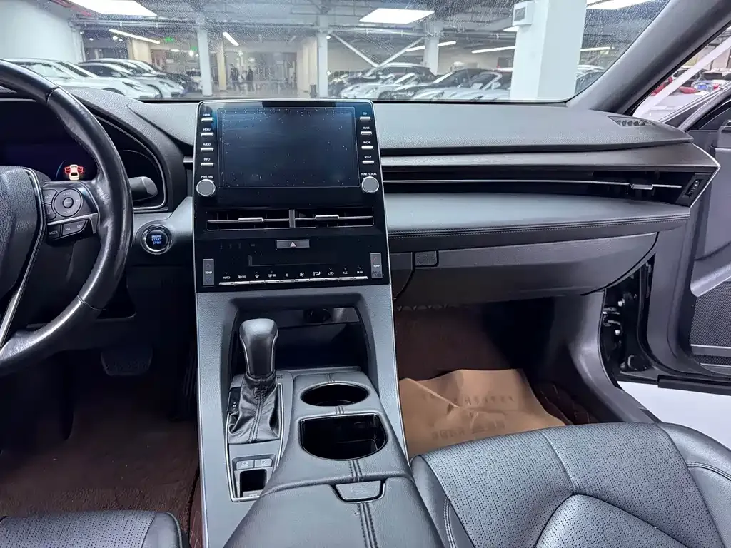 Toyota Avalon — фото 2