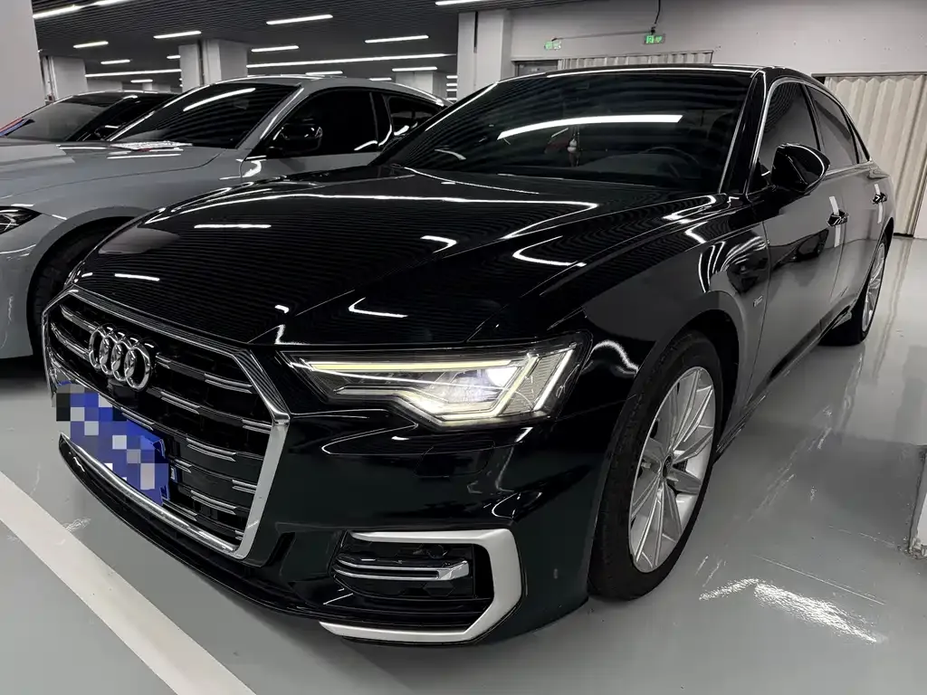 Audi A6L — фото 1