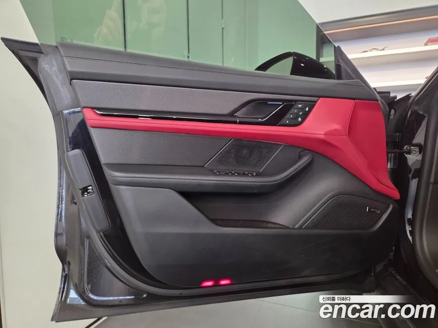 Porsche Taycan 2025 из KR, фото 5