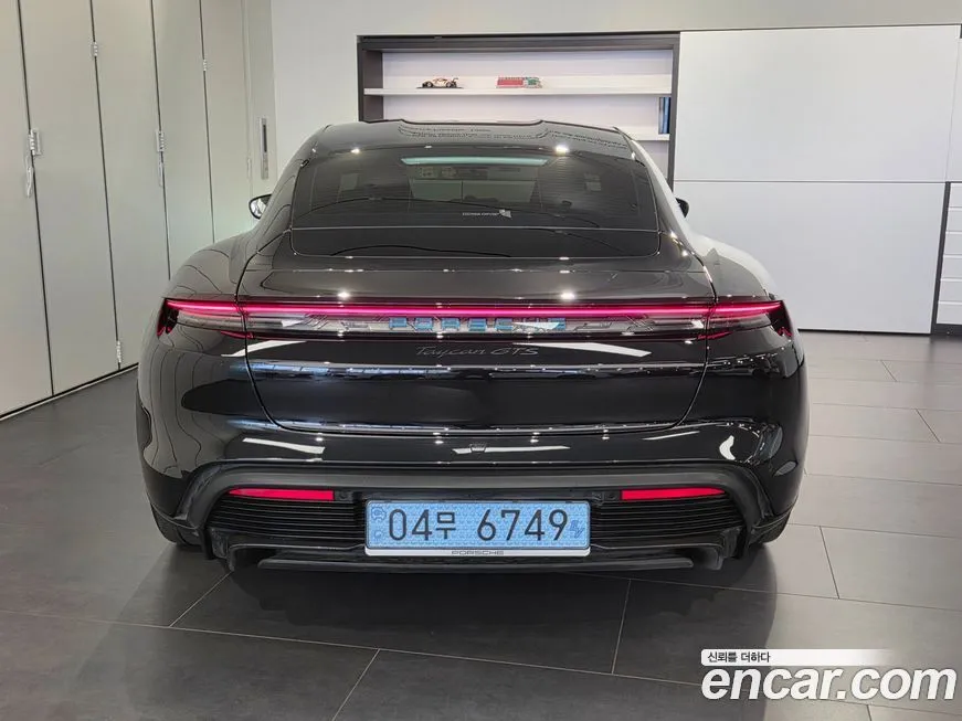 Porsche Taycan 2025 из KR, фото 3