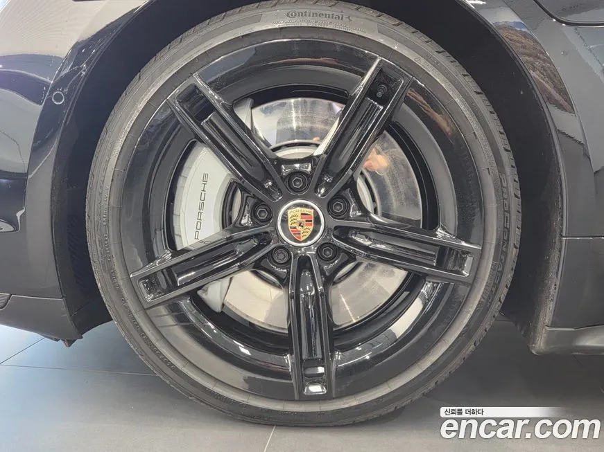 Porsche Taycan 2025 из KR, фото 10