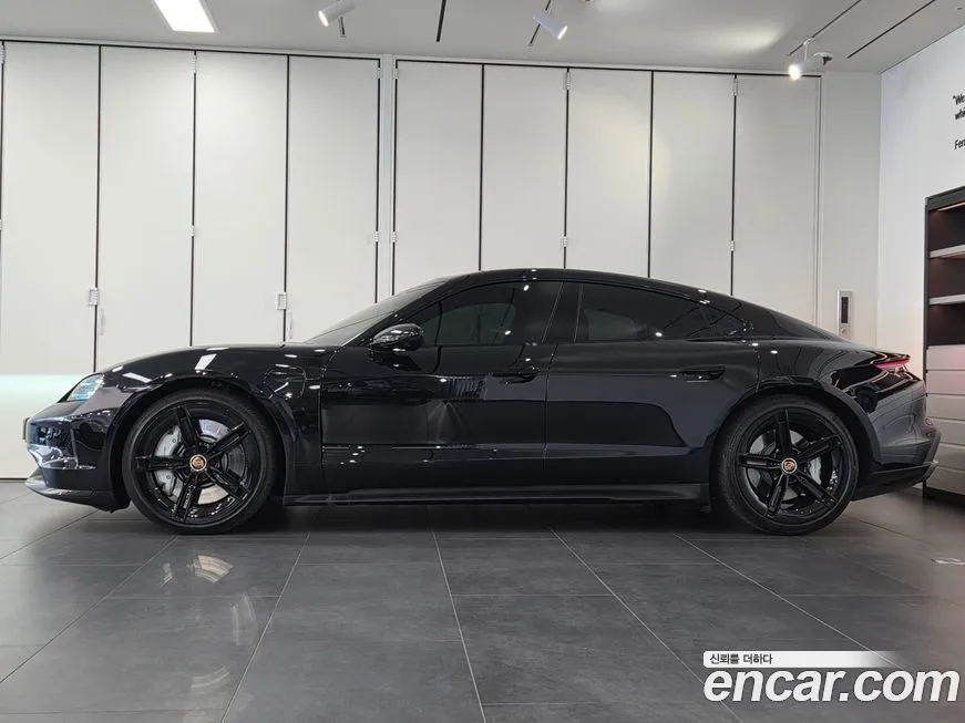 Porsche Taycan 2025 из KR, фото 2