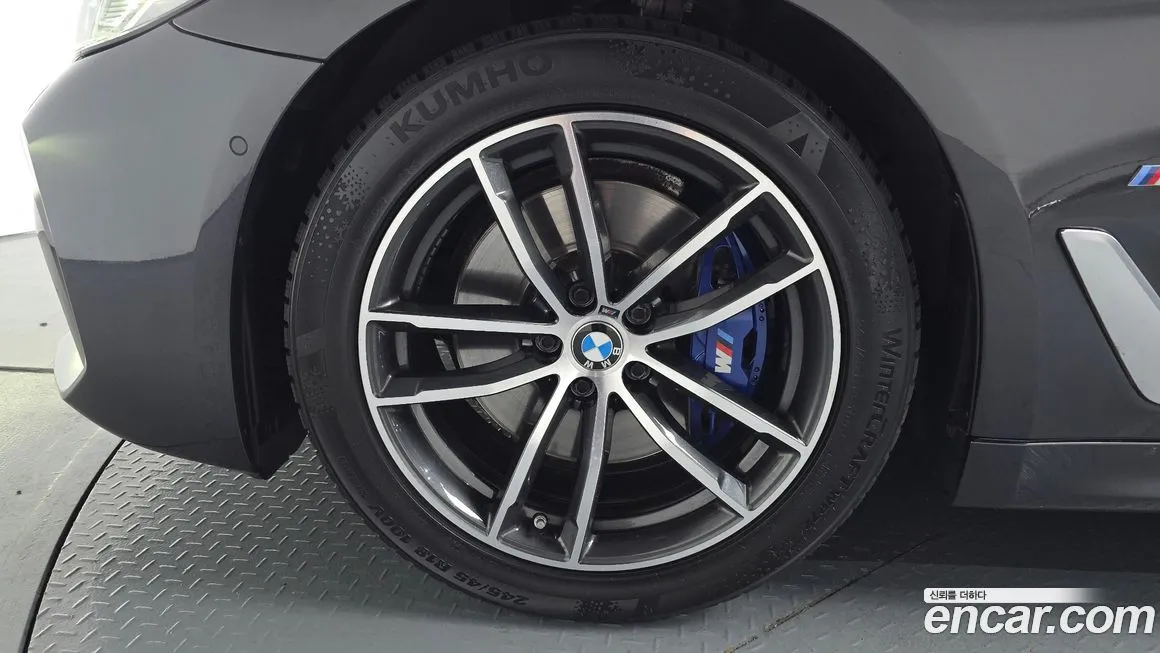 BMW 5-Series — фото 10