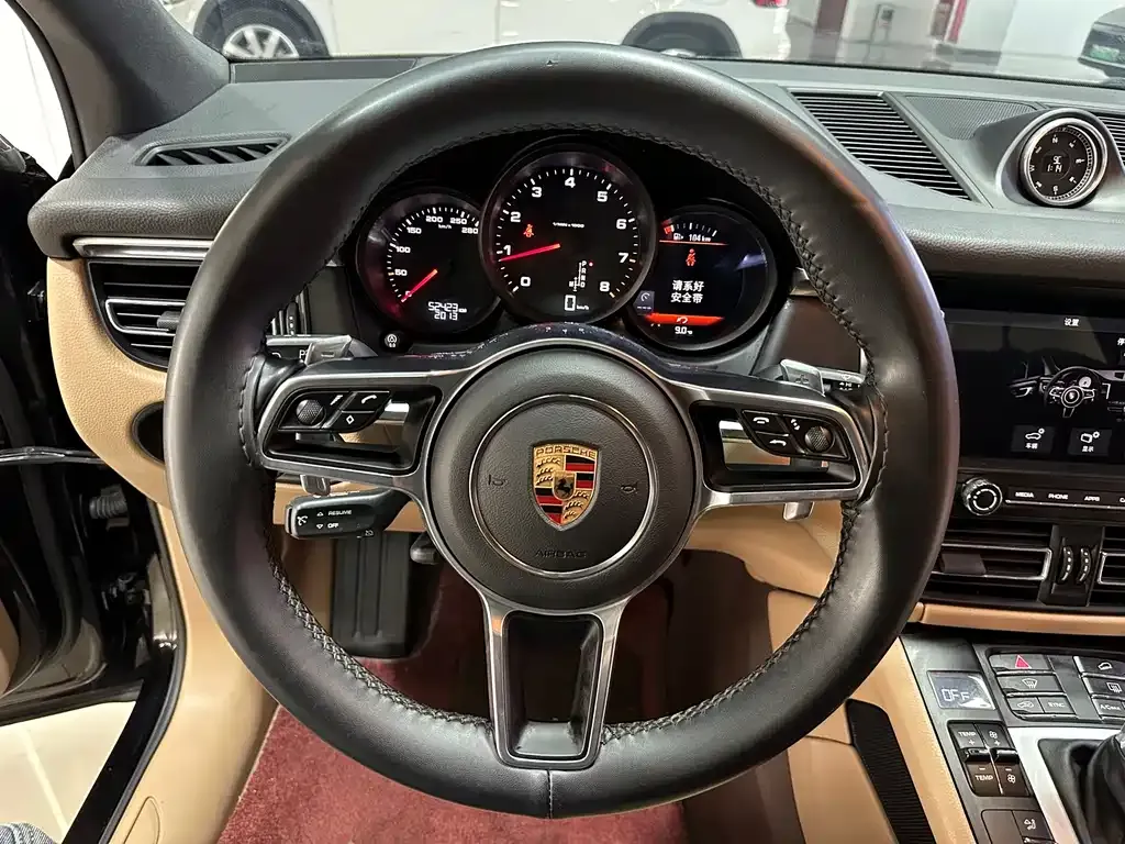Porsche Macan — фото 8