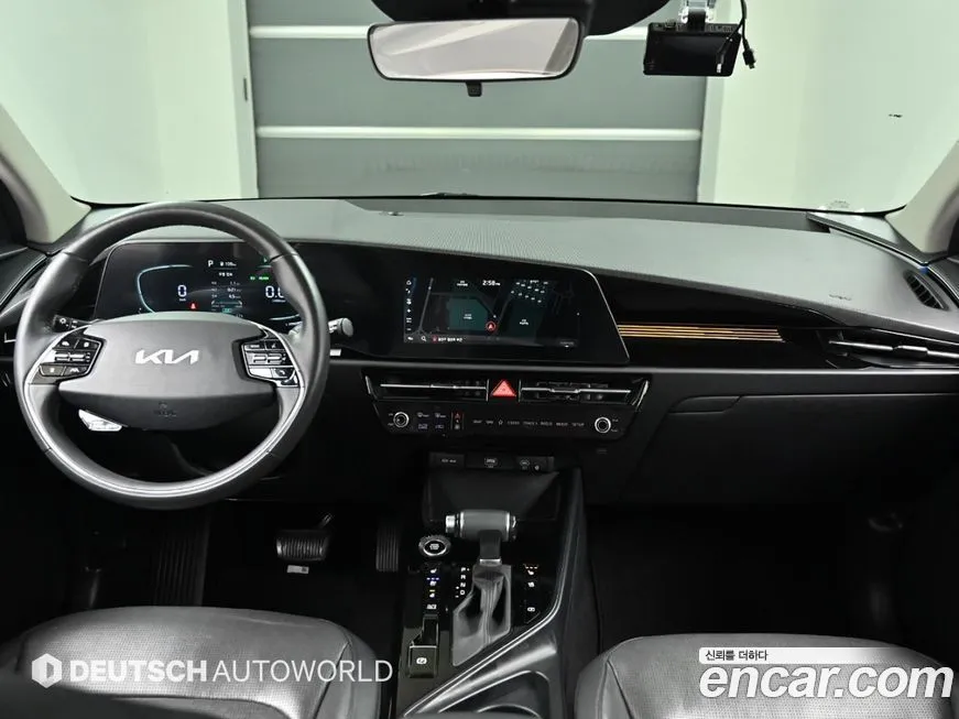 Kia Niro — фото 10