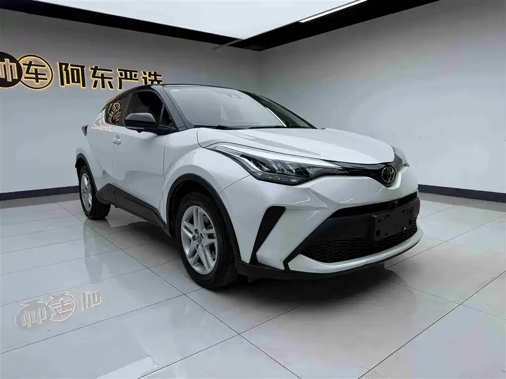 Toyota C-HR — фото 2